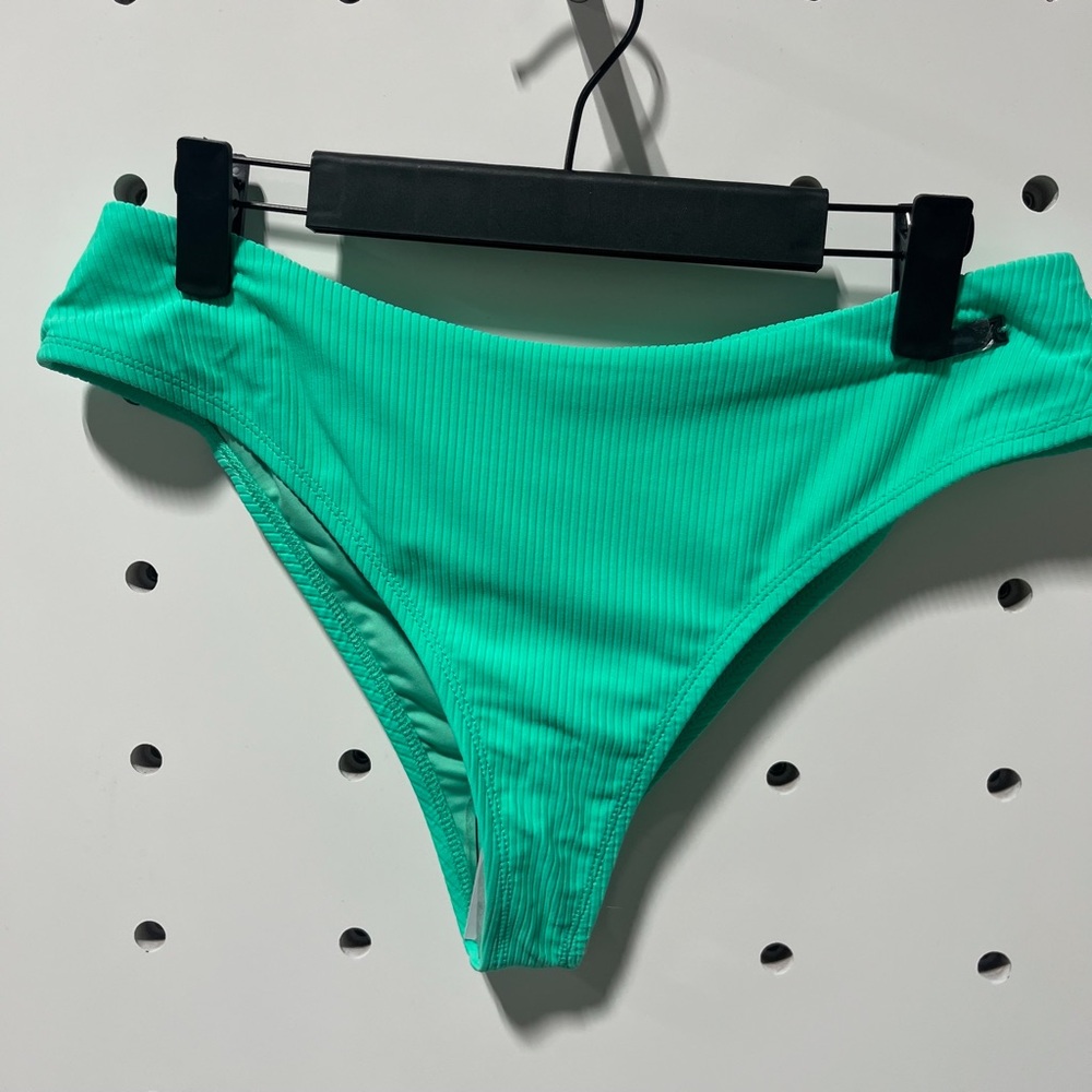 NWT Gymshark Essence Low Rise Bikini Bottom -
Hyper Mint Size M